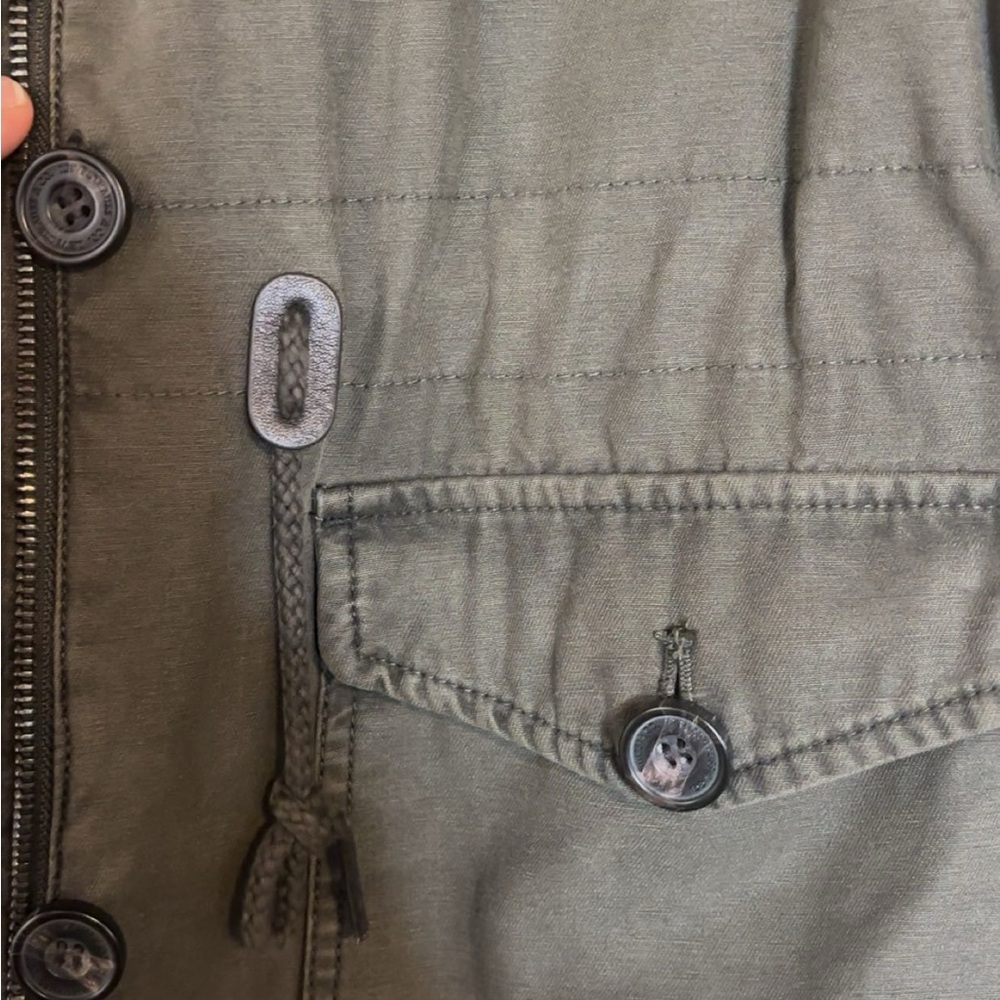 Levi’s Olive Green Women's Utility Jacket - Picture 6 of 13
